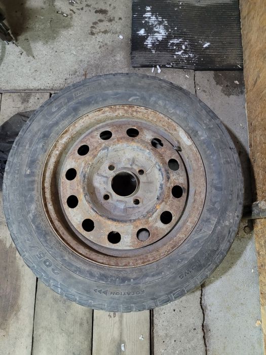 Один железный диск R15 на запаску