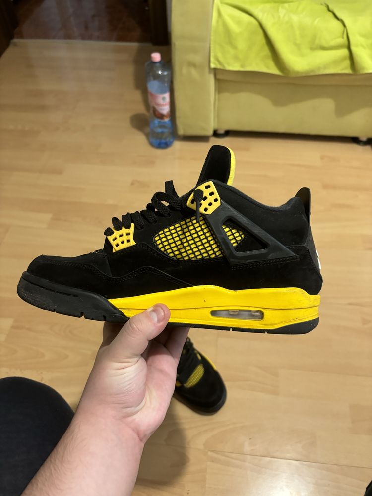 Jordan 4 retro Yellow thunder