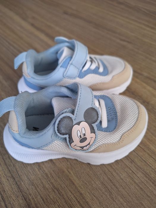 Детски маратонки на HM 22 номер