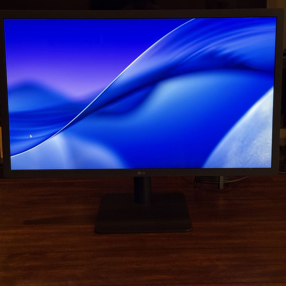 Monitor 4K LG UltraFine Display 24" Thunderbolt 3