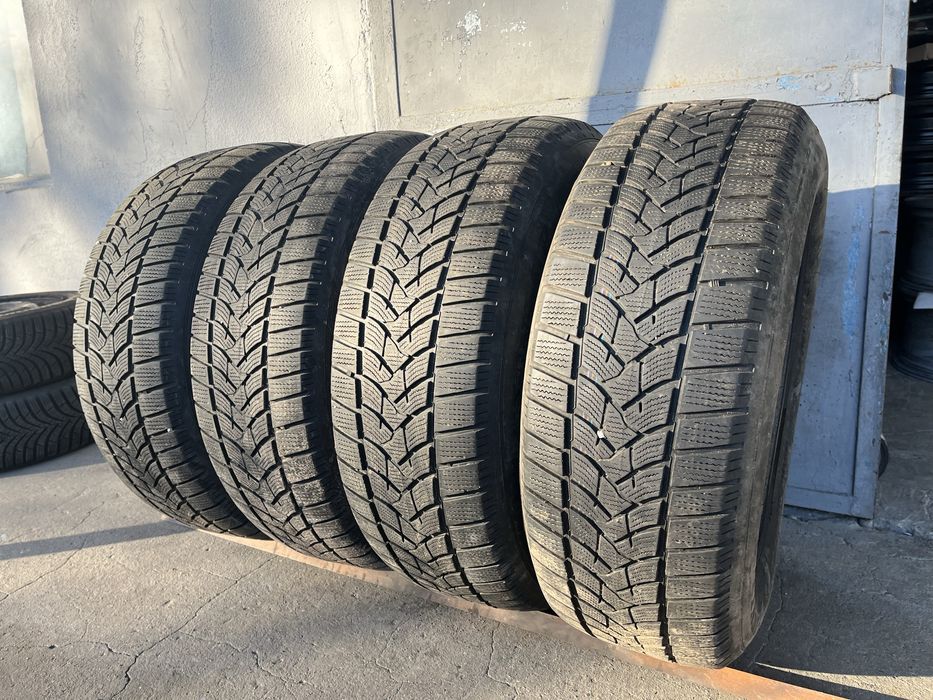 4 бр. зимни гуми 235/65/17 Dunlop SUV DOT 1718 4,5/5,5 mm