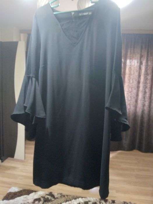 Rochita neagra de ocazie