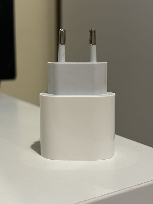 Оригинальный адаптер от Iphone с разьемом Type-c.