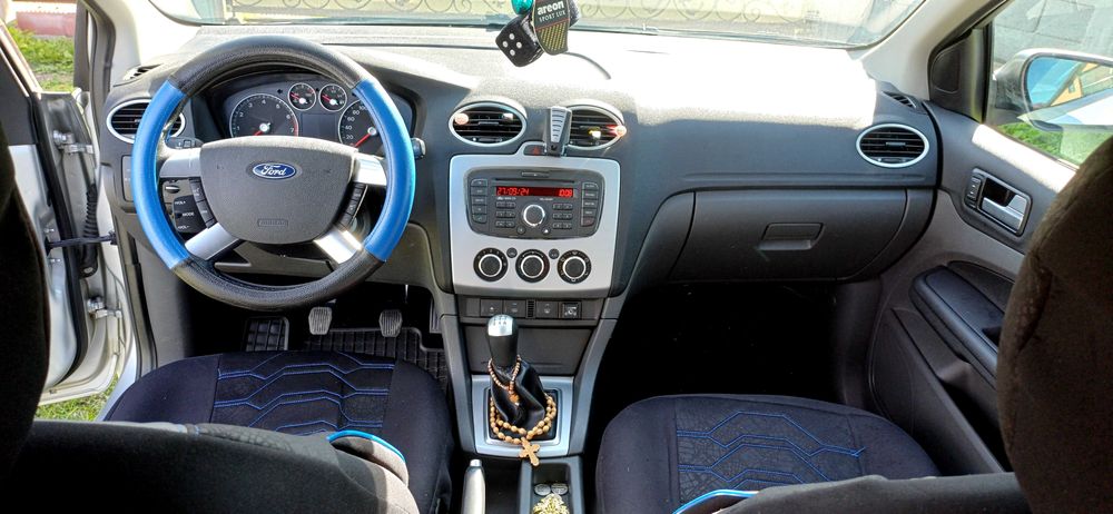Ford Focus 2 1.6 benzină manual