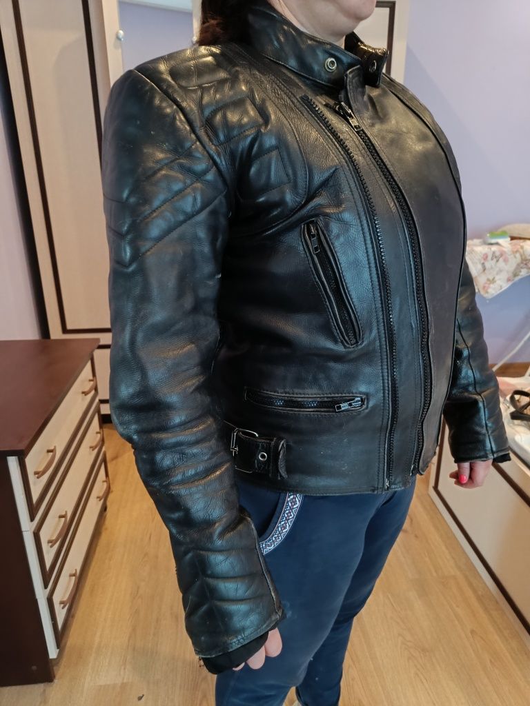 Дамско кожено мото яке