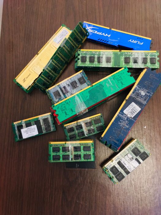 89 Carduri de memorie pentru computer