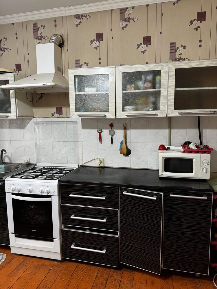 Продам кухонный гарнитуру
