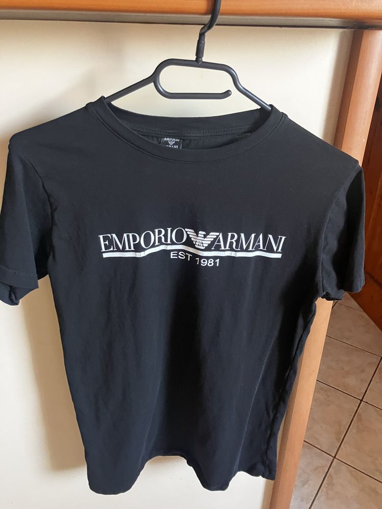 Тениска emporio armani , за деца 15-16 годишни (xs-s размер) памучена.