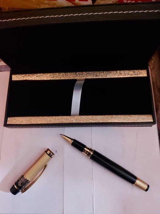 Ручка подарочная в футляре.  Отличный ручка на подарок.Шариковая ручка