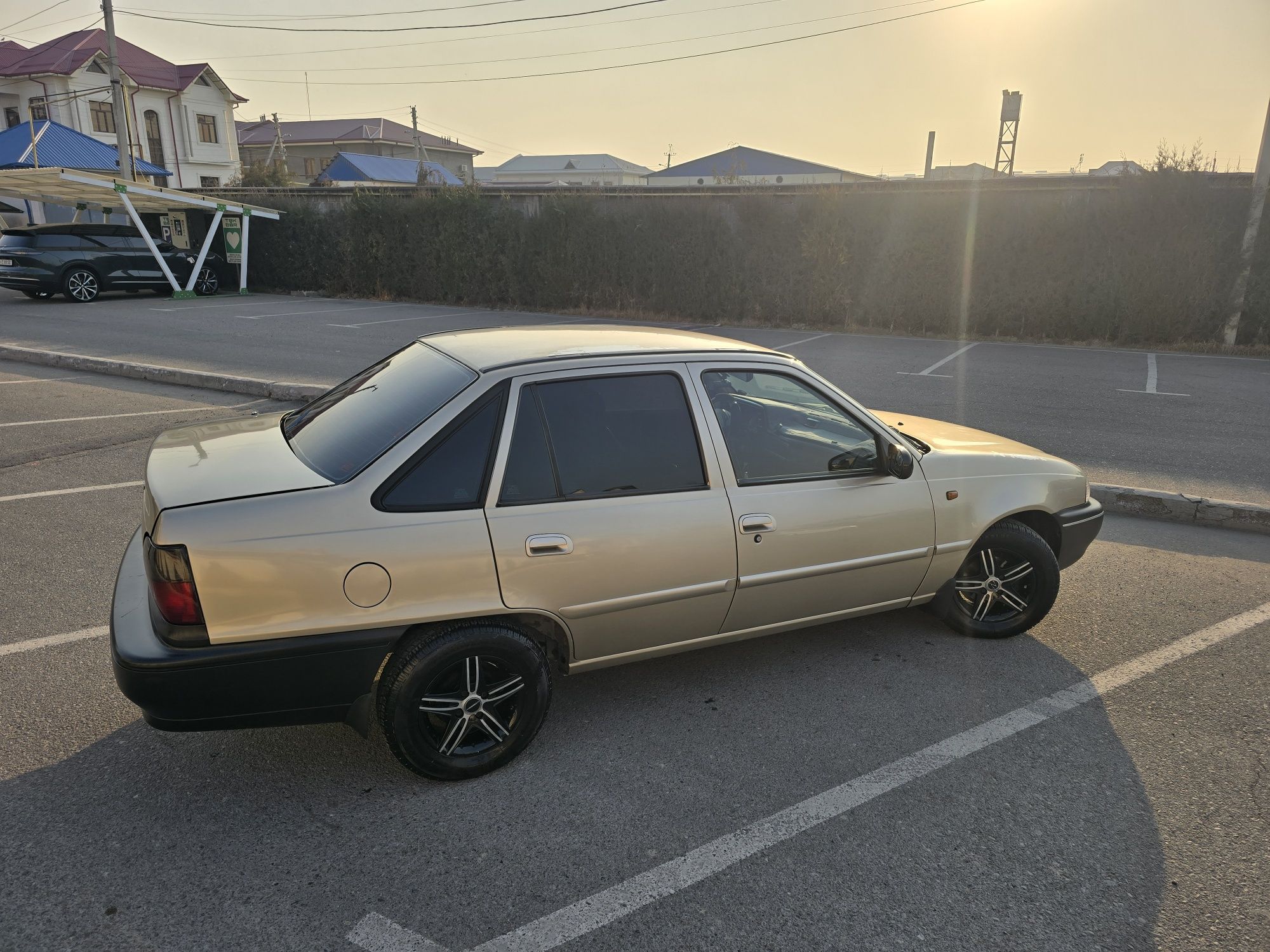 Nexia 1, 1997 год, 1.5 SOHC GLE, Корея, трамблёр + комплект зимних кол