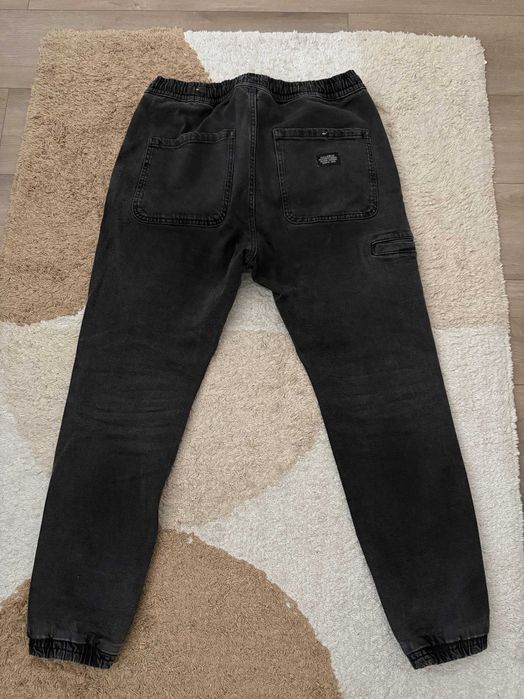 Pantaloni Barbati Negri Pull & Bear Jogger Style Marimea M 32 EUR42