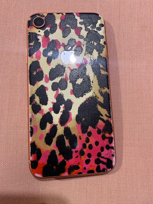 Телефон iPhone XR 64 GB