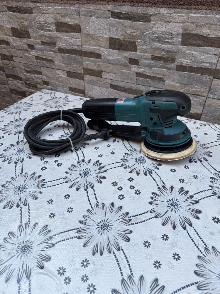 Ексцентършлайф Makita BO6050J /150 мм., 750 W/