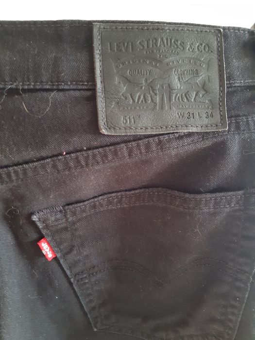 Джинсы LEVi's черного цвета,размер 31