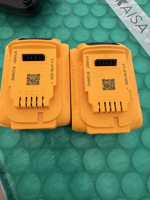Incarcator si baterii Dewalt