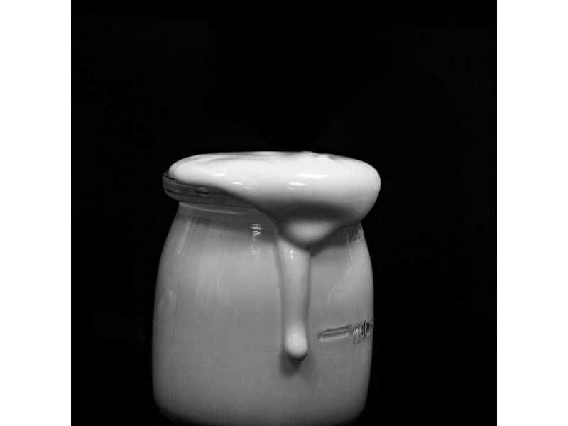 Уред за Кисело Мляко с Термостат и 7 Стъклени Бурканчета Browin 801015