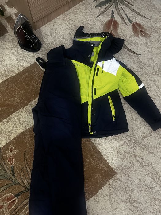 Продам лыжный костюм размер S