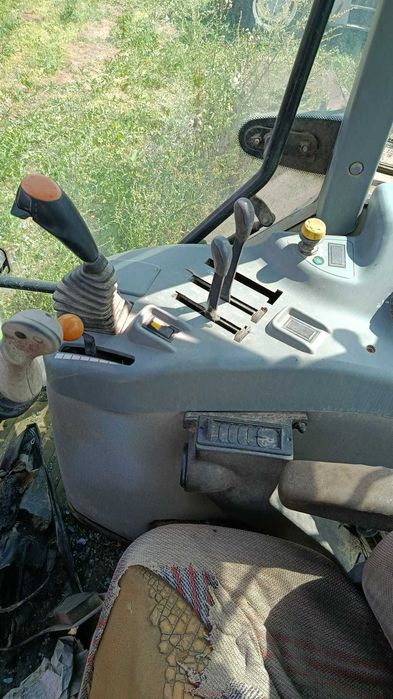 Vand tractor Case MX 90 cu suporti de incarcator