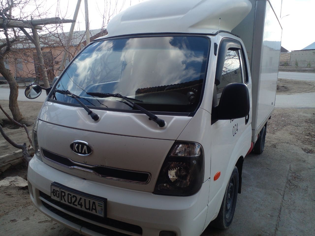 KIA Bongo 3 2014-йил Сотилади.