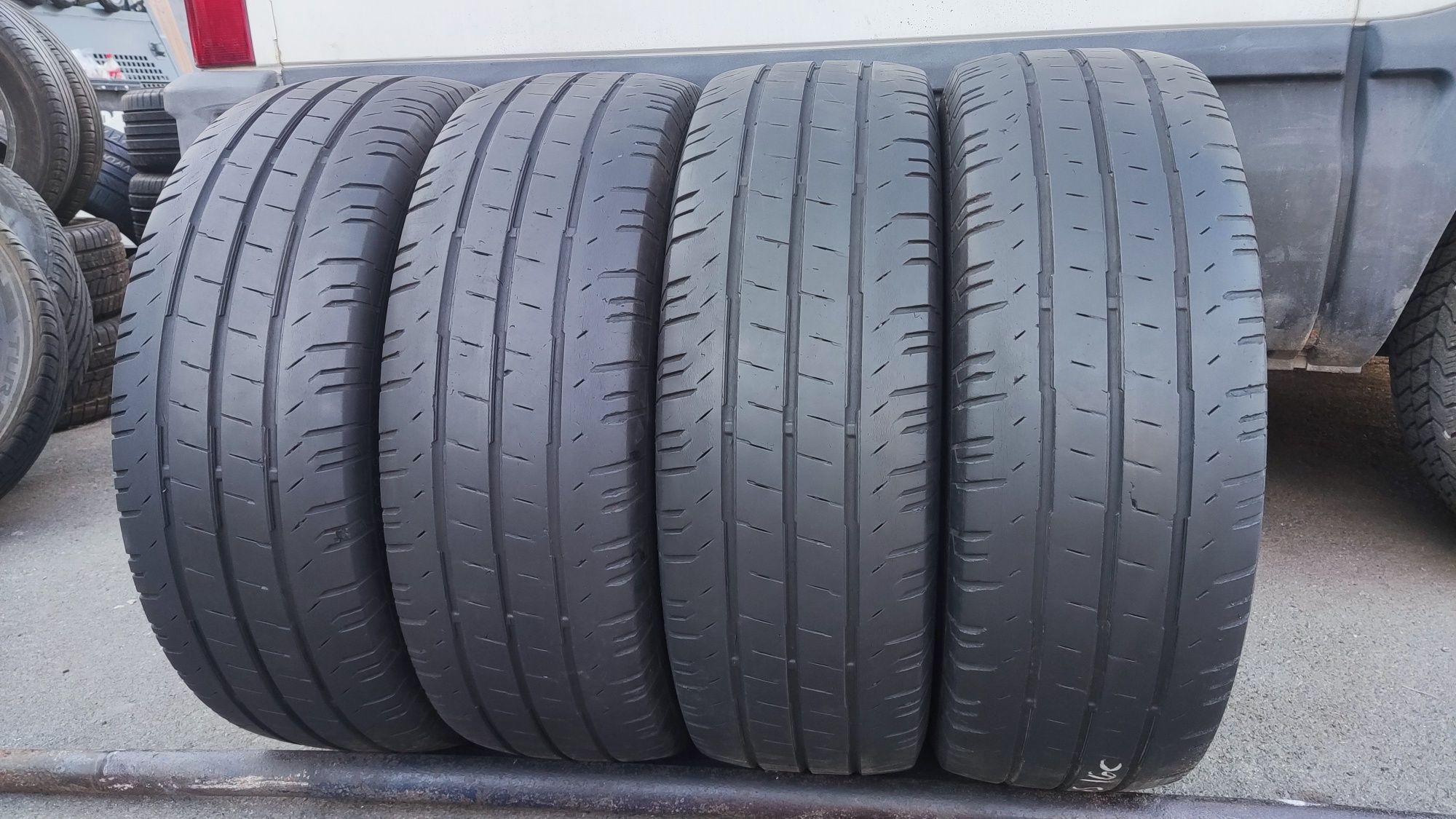 4бр. летни бусови гуми 215/65/16C , Continental Van Contact 200
dot21