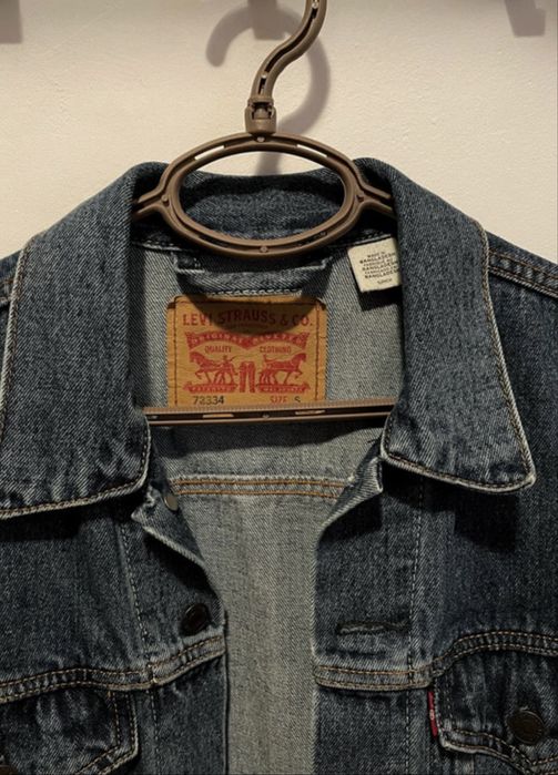 Jachetă de blugi originală Levi’s IMPECABILĂ