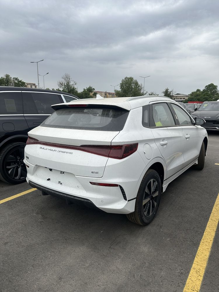 BYD e2 Luxury 405 km Full  2025/2025 notarusga tayyor