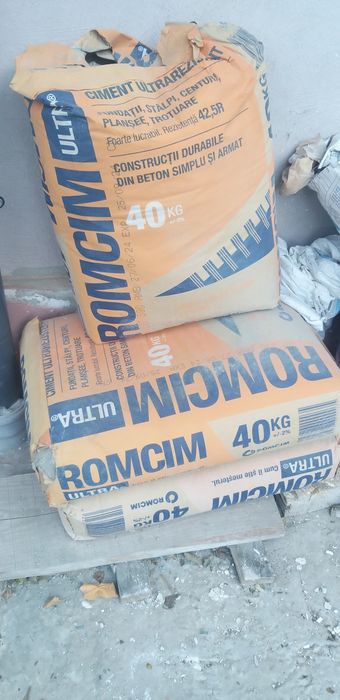 Urgent se vinde ciment si un sac de glet de finisare
