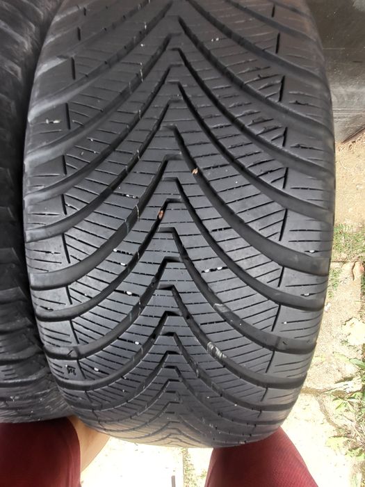 2бр 215/50/17 гумите са много запазени 23г