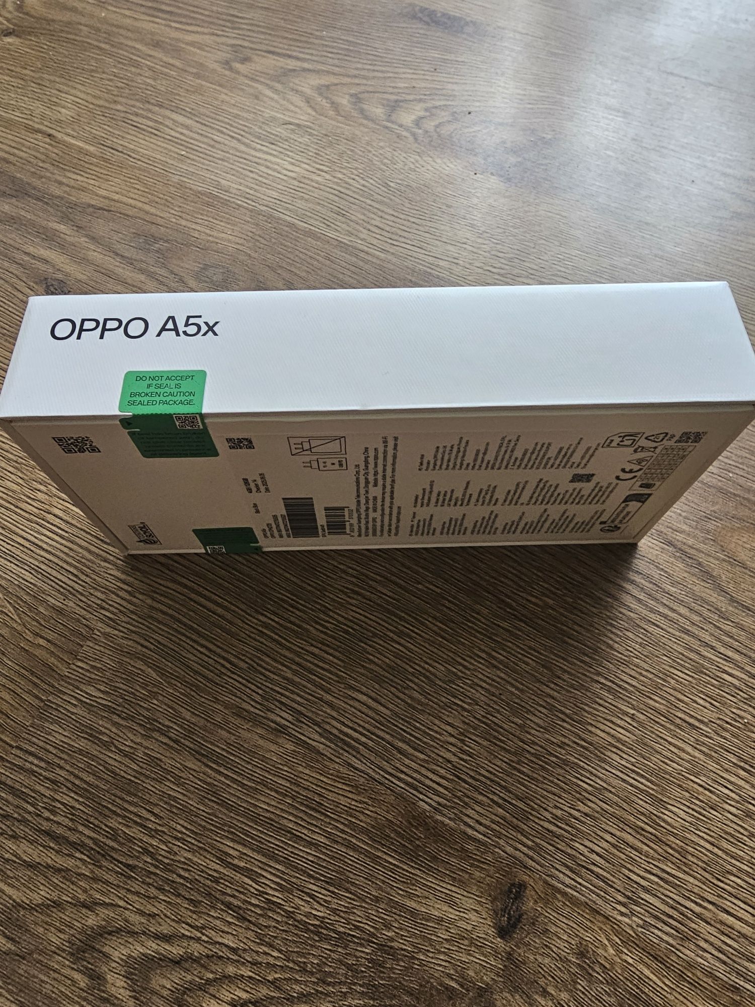 Чисто нов неразпечатан телефон Oppo A5x 4GB, 6.67 инч, 6000 mAh