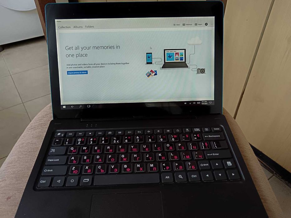 Таблет със отделяща се клавиатура и инсталиран Windows