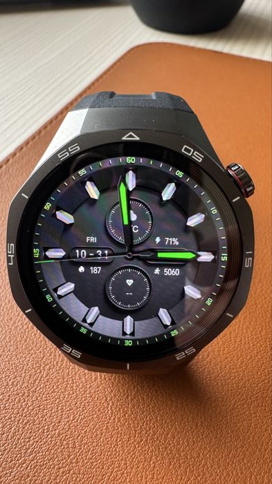 Продам смарт-часы huawei watch gt pro 5
