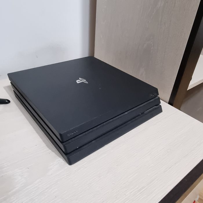 Playstation 4 pro 1tb