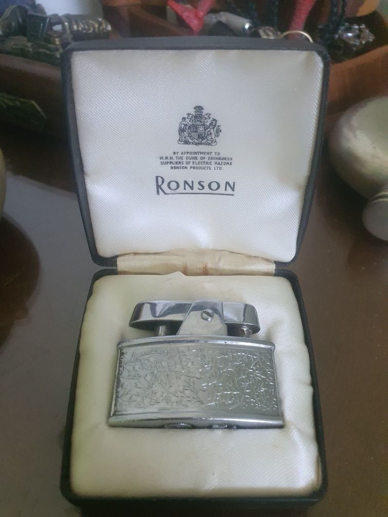 Bricheta de dama Ronson
