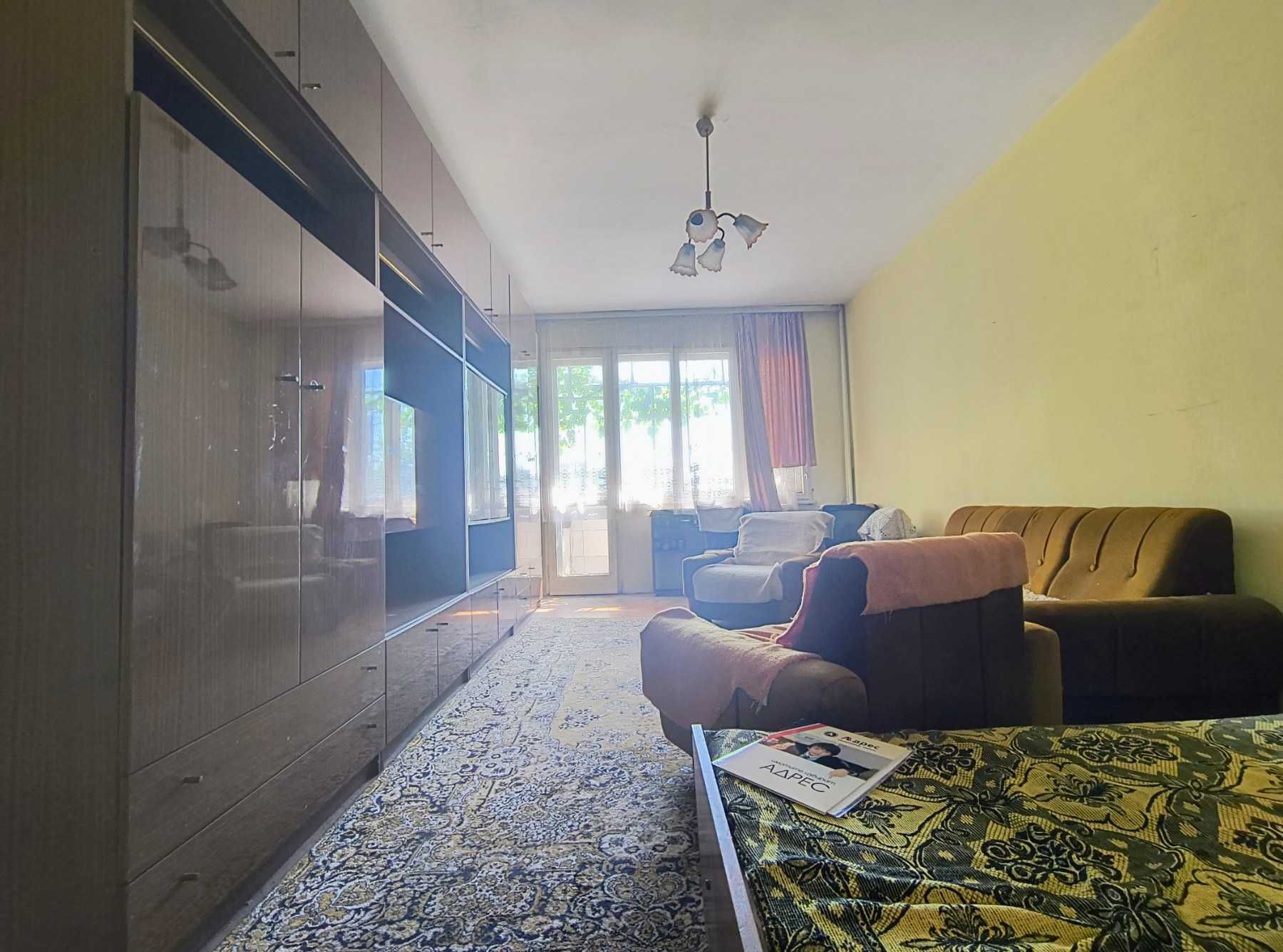 Двустаен апартамент, Здравец, 51 кв.м., ет. 3/4, тухла, без подобрения