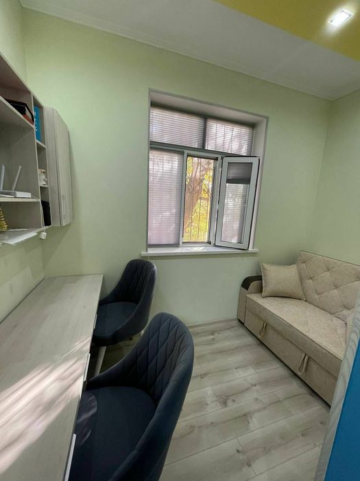 Квартира на Чиланзар 1 квартал 2/4/4 общ пл 55м Высокопотолочка