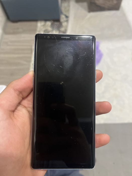 Samsung Note 9 xolati zor
