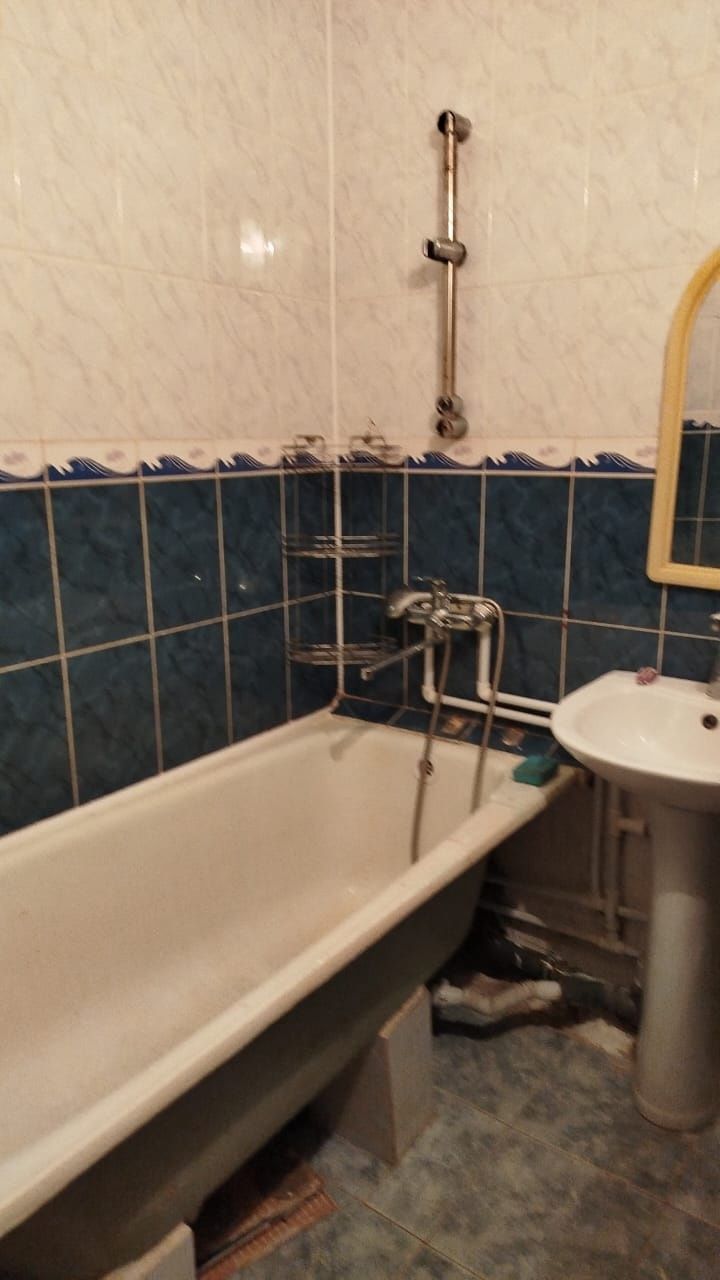 Продам 2 комн. кв. улуч. планир. 3/5, н/у, р-н 19 мкр, 14, 300mлн