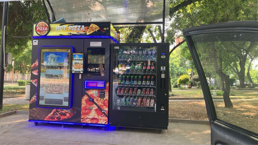Вендинг машина за пици