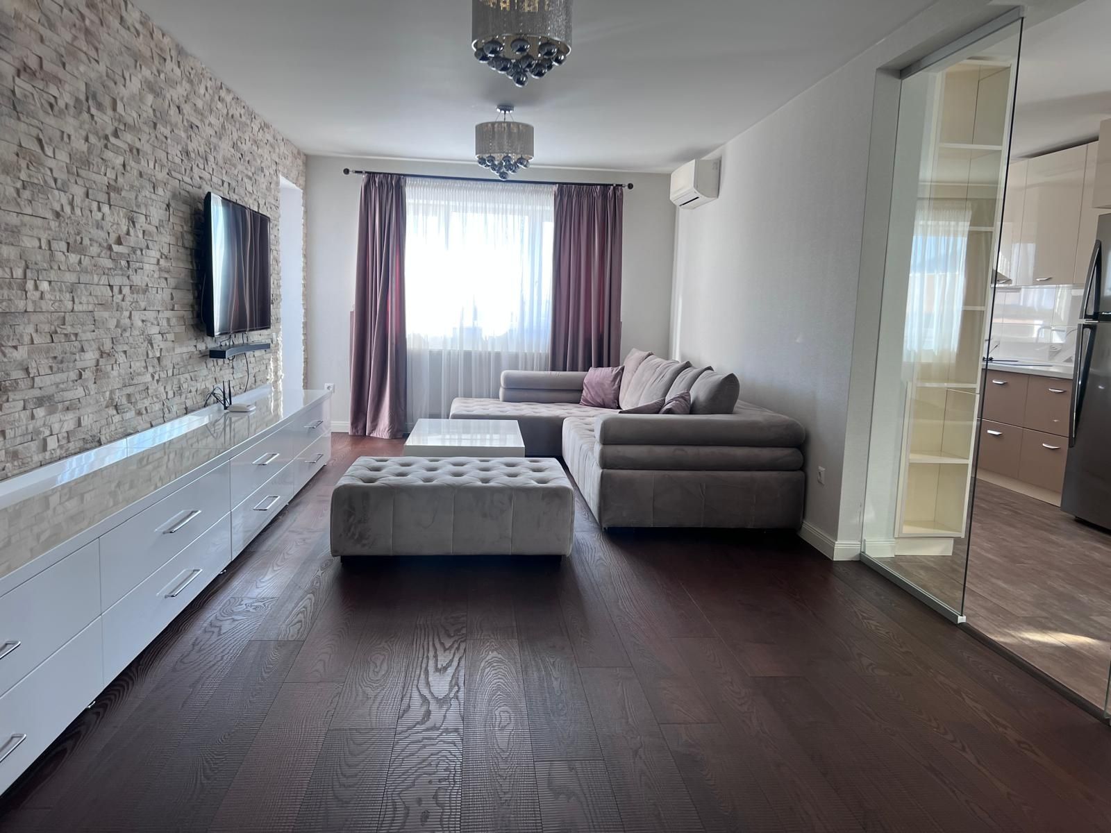 Apartament 3 camere decomandat et.2, curte privata
