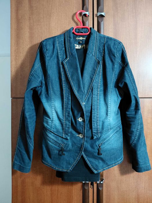 Дамско дънково сако от модна къща Юнона