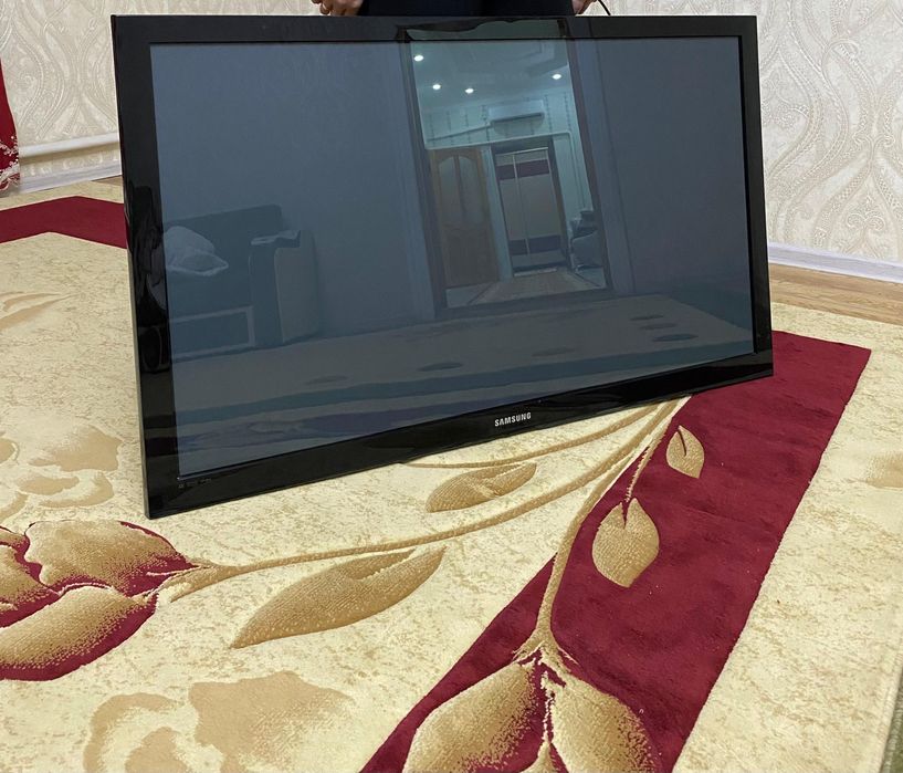 Телевизор болшой