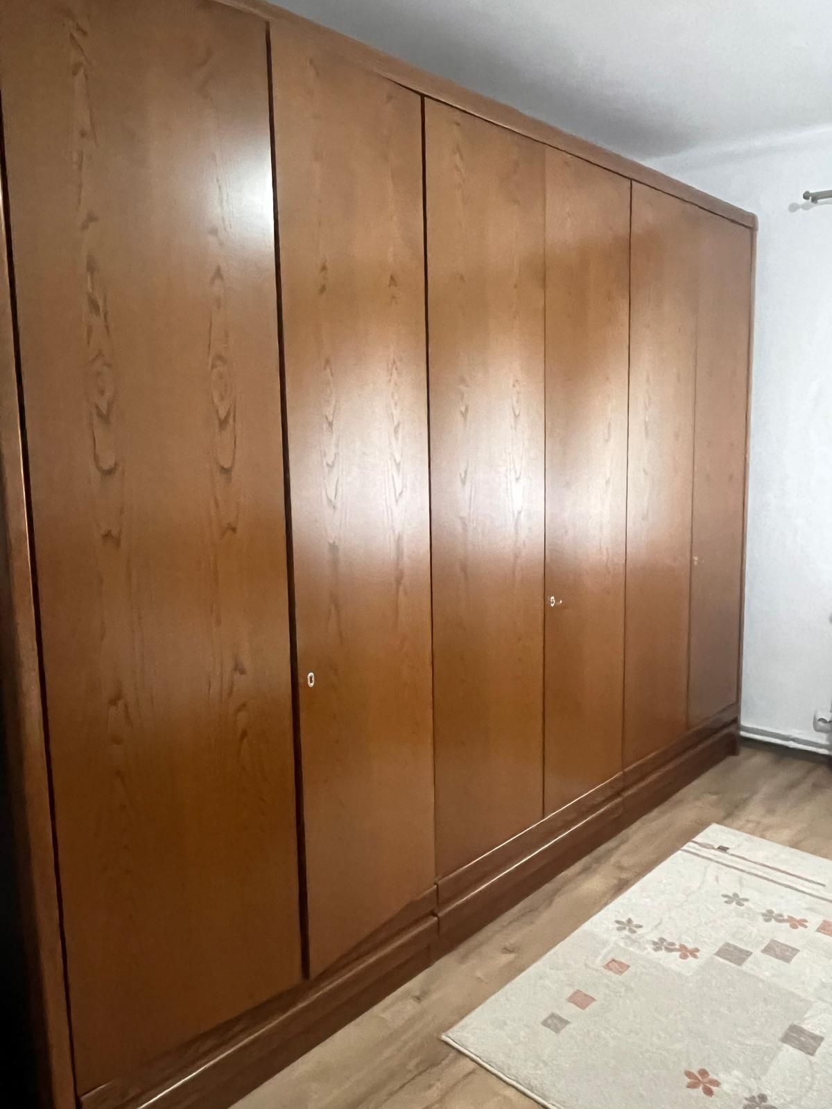 Vând Dormitor Complet din Lemn Masiv