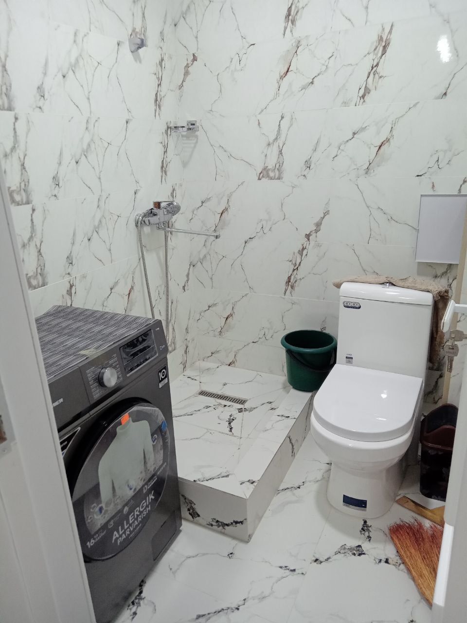 2 xonali kv ijaraga beriladi.