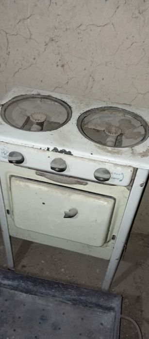 Продаются газовая плита, 2комфортки,б/у,