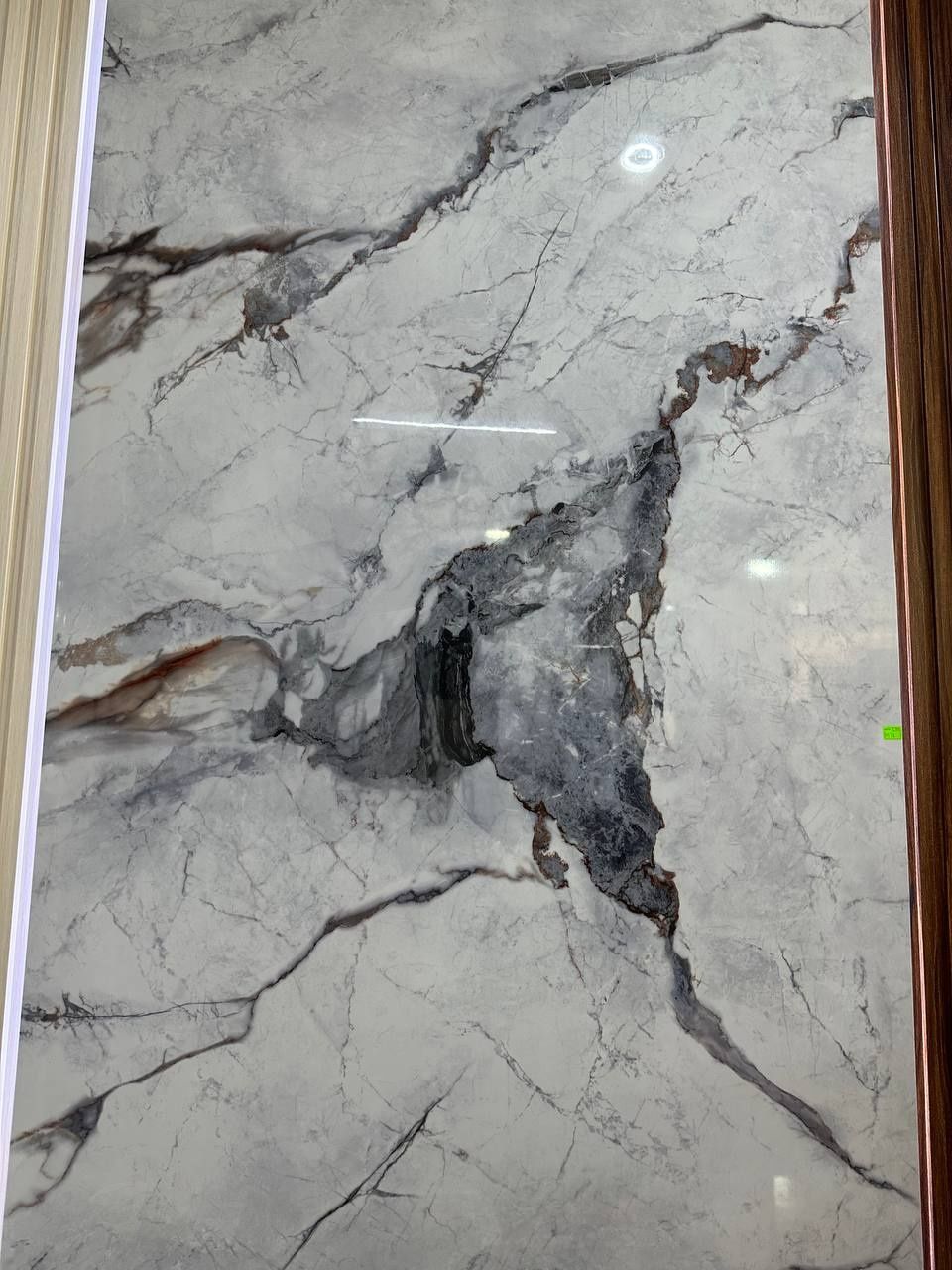 Dekarativniy panel