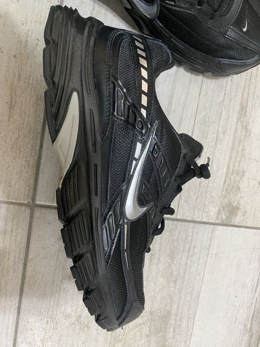 Nike INITIATOR 43 1/2 цена 105