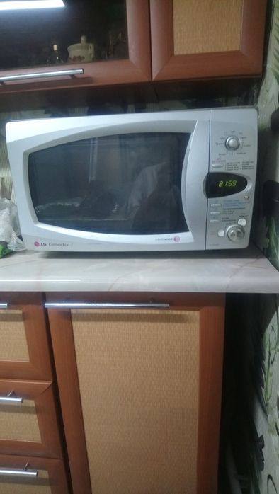 Микроволновая печ LQ