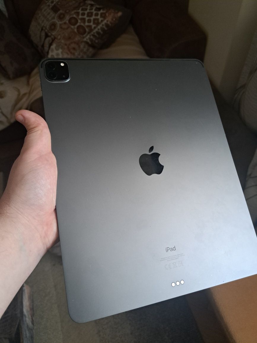 Apple iPad Pro 12.9 4th Generation 256GB 2020