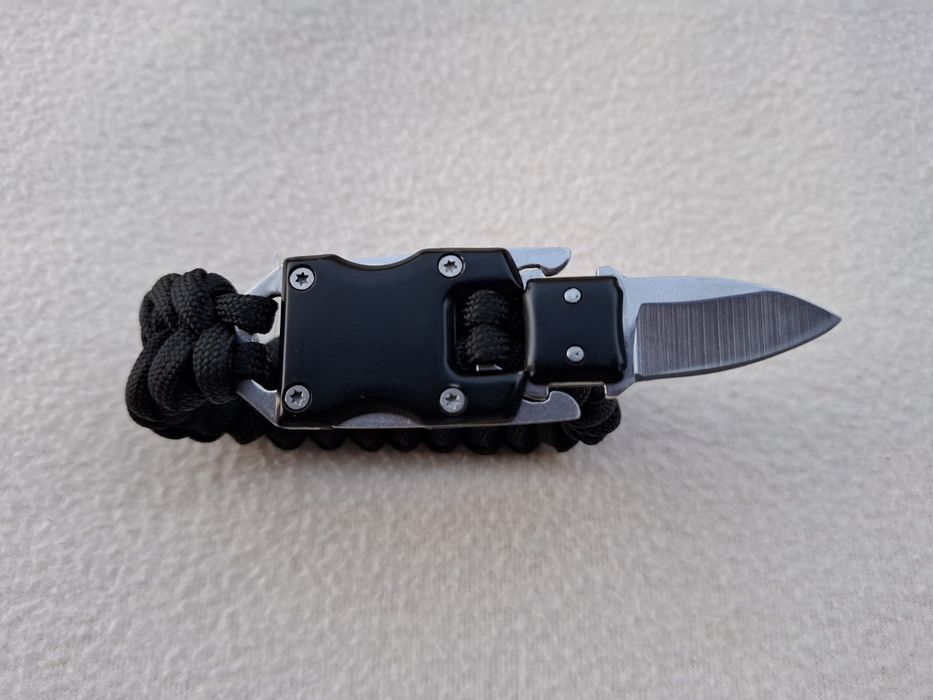 Гривна за оцеляване от паракорд с ножче