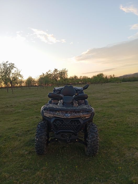 Vând cf moto x10 1000  cumpărat de nou 1600 km are